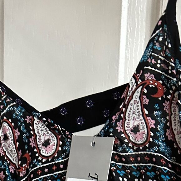 BLACK Slip Cut Out Maxi Dress
Raindrops by Papillon V-Neck Brat Summer Md NWT - Picture 7 of 16